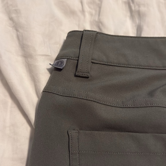 Lululemon Men’s ABC 5 Pocket Pants 36 Olive Green - Picture 4 of 4
